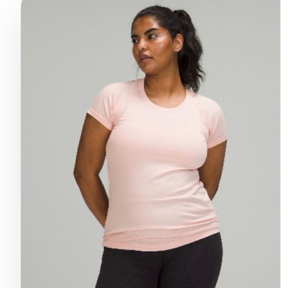 Lululemon Swiftly Tech Short sleeve size 8 Pink Mist